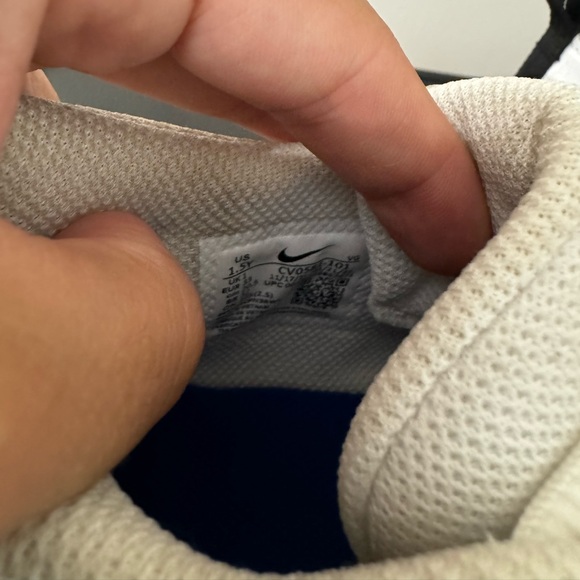 Nike Alpha Football Cleats - Picture 4 of 5